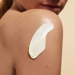 Clarins Suncare Crème Solaire Jeunesse Très Haute Protection Spf 50+ Protection Solaire Corps Uva/uvb 50+ 150ml