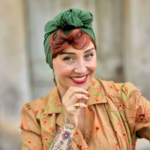 Les Franjynes Bonnet Pinup Avenir Vert Bouteille