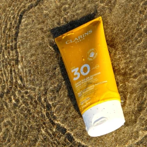 Clarins Suncare Crème Solaire Jeunesse Haute Protection Spf30 Protection Solaire Corps Uva/uvb 30 150ml