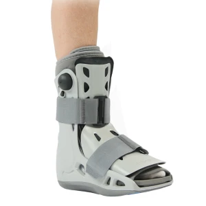 Aircast Airselect Courte Botte D'immobilisation Avec Insert Pneumatique Et Coque Avant Rigide Pédiatrique Xs30-35,5